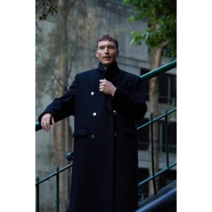 Sean Keenan Instagram - A Woolloomooloo afternoon 
@rzsf 
@aubreestrawberry 
@mikelesimonebeauty 
@prada