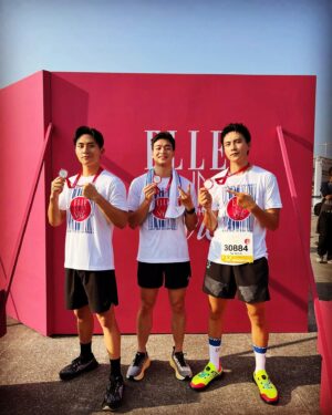 Sean Lin Instagram - 謝謝ELLE的邀請，上次來跑已經是2020年的事了

自從肩膀受傷之後羽球和射箭基本上可以說是直接報銷，而愛運動如癡的我必須得找另一項運動來彌補這個空間，跑步就是我最佳的選擇

只要是運動我幾乎所有項目都想要變強，但唯獨就是有氧耐力項目讓我束手無策，但在這種挫折感極大的情況下我轉念了。

運動的目的是什麼？有的時候並不是只為了追求進步，而單單只是為了健康、為了開心，所以對我就是爛反而讓我在跑步上更有動力的支持，我就是慢慢跑、看看風景、聽聽音樂、專注跟自己的對話，跑累了就休息，狀態不錯也可以給自己挑戰，這大概也是這一個多月以來跑步帶給我的感受

如今肩傷好得差不多了，應該又會慢慢回到球場、射箭場上，但我還是會繼續跑下去

最後感謝 @asicstw 的裝備火力支援，在跑步的道路上絕對不能少了你們

@elletaiwan 
#elle風格路跑 
#elle run with style
#asics