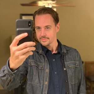 Sean Murray Instagram - g'nite IG! cya bright and early from the set of #ncis tomorrow morning :) #sleeptight