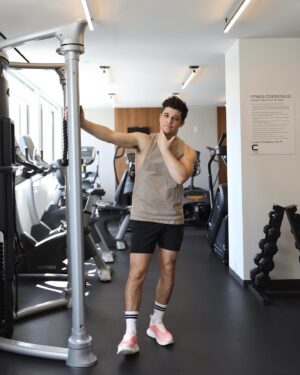 Sean O'Donnell Instagram - Smiling through the pain☝🏼

.
.
.

#mensfashion #streetwear #aldcommunity #aimeleondore #menswear #style #gqmens #mensclothing #ootd #streetstyle #grwm #fashion #gymoutfit #gymshark