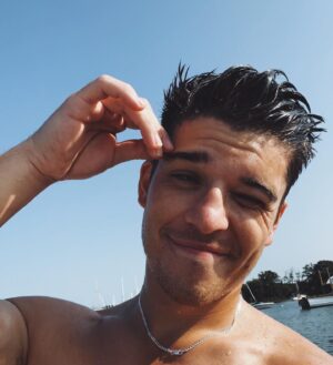 Sean O'Donnell Instagram - Messy hair 🤝 messy life