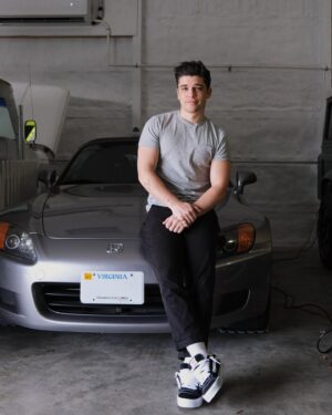 Sean O'Donnell Instagram - Sometimes you just have to match your car🤌🏼 Any big car nerds in the chat?

.
.
.

#mensfashion #streetwear #aldcommunity #aimeleondore #menswear #style #gqmens #mensclothing #ootd #streetstyle #grwm #fashion #gymoutfit #hondas2000 #vans