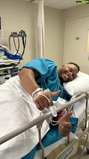 Sean Ringgold Instagram - Losing my dad last month was truly a wake up call. Today I received my first colonoscopy 💥💥 and all went well thank God 🙏🏽 Two polyps we’re removed and the doctor reassured me that it was common and not to be concerned. You have a responsibility to yourself and your family to stay healthy and alive  to avoid unnecessary hardship. Please take action and do what’s required to avoid Cancer by any means necessary. Sending you all love and light ❤️