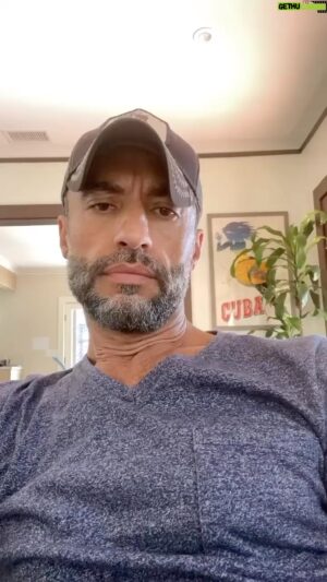 Sean Ringgold Instagram - I’m sitting here in disbelief that my brother @delosreyeskamar has passed away from this physical earth and is now resting in Gods kingdom.  How do I summarize 20 plus years of friendship and support into a single post. I met this beautiful human being on my first network job @onelifetolive .

From day one he welcomed me with open arms . Working with him on camera was always a fantastic experience. I was Blessed that our relationship went beyond the studio. Countless barbecues in his back yard , steak dinners and we always finished the night with a great cigar. This man would motivate and encourage me when I was feeling down or getting my teeth kicked in by the business which happens from time to time. When he asked me to provide security at his wedding to his incredible wife @saumdays I told him absolutely. I remember taking his son  @caylen.delosreyes Snowboarding at Camelback Mountain . What a fantastic time we had .Kamar will be missed but will always live in my heart. I love you Brother , until we meet again ❤️ 

#onelifetolive #callofduty