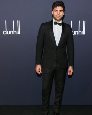Sean Teale Instagram - A lovely evening last week with @dunhill and @bsbpartnerships at their pre-bafta filmmakers party. Swipe to find his friends. 

@davebenett 
@gregwilliamsphotography 
@pauldonovanhair