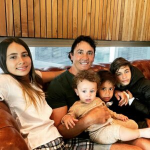 Sebastián Estevanez Instagram - Arrancando mi cumple con mis amores!!! Besos ♥️♥️♥️♥️♥️♥️