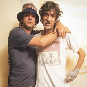 Sebastián Ortega Instagram - #gustavocerati #charlygarcia  ya llegan nuestros documentales “BIOS” para @natgeo.la @undertransmedia