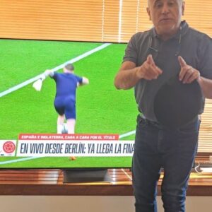 Sebastián Ugarte Instagram - Ya viene la final de la Eurocopa!!
