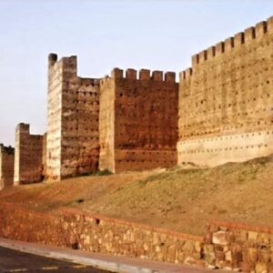 Sebastián Ugarte Instagram - El 30 de junio de 713, tras un año de sitio, el líder árabe Musa ibn Nusair capturó la ciudad española de Mérida. Mérida permaneció bajo dominio musulmán hasta su reconquista por los cristianos al mando del rey Alfonso IX de León en 1230. #Mérida #Historia