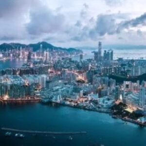 Sebastián Ugarte Instagram - El 30 de junio de 1977, caducó el Tratado de Nankín, acuerdo de paz entre Inglaterra y la Dinastía Qing que puso fin a la Primera Guerra del Opio. Con la terminación del tratado, Hong Kong fue devuelto a China. #TratadoDeNankín #hongkong