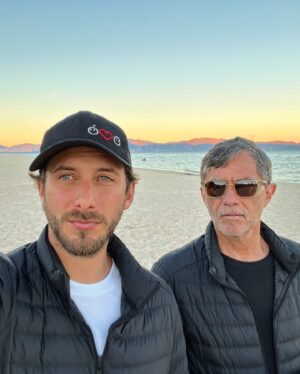 Sebastián Zurita Instagram - Feliz día pa! @zuritahm nada mejor que compartir lo bueno y lo malo contigo. Te amo. Déjenle un mensajin a mi papá si como a mi también les a marcado algún momento de su vida.