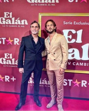Sebastián Zurita Instagram - Feliz día pa! @zuritahm nada mejor que compartir lo bueno y lo malo contigo. Te amo. Déjenle un mensajin a mi papá si como a mi también les a marcado algún momento de su vida.