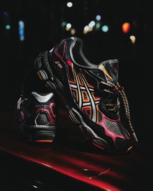 Sébastien-Abdelhamid Godelu Instagram - Asics X Naruto by Sébastien Abdelhamid REVEAL DE L’ARC FINAL 🔥
Évidement je ne pouvais pas passer à côté du GOAT : Naruto 🍥
Voilà donc ma @asics_sportstyle Gel NYC Inspirée de Naruto en mode ermite 🐸
 Plusieurs détails sur la paire : 
- Lacelock inspiré du rouleau 
- Flammes issues de la cape
- Logo Uzumaki
- plaque de Konoha
- Griffure de Kyubi 
- Special Box
- Un set d’accessoires de ouf 😎 qu’on dévoilera prochainement 
- Une SURPRISE INCROYABLE

ON A DES VISUELS INÉDITS E5 OFFICIELS DE NARUTO QUI PORTE MA PAIRE 🔥🔥🔥🔥

Tout le storytelling porte autour de l’arc Pain (et peut être que tout n’est pas encore annoncé hein 🤷🏼‍♂️) 
- La date de sortie 📆 : 11 Décembre en Europe exclue @courir (boutique et online) 
- Évent de Lancement immersif GRATUIT sur réservation le 9 et 10 Décembre(possibilité d’acheter sur place) 

Quelques photos portées dans des outfit différents histoire de patienter 👀

Restez connectés , toute cette semaine nous seront à la @parisgamesweek sur notre stand immersif exclusif pour vous rencontrer et vous faire gagner pleins de cadeaux !

Je compte sur votre force , vous êtes les meilleurs, je le rappel c’est juste le Reveal 👀 

📸 @alexandresilberman aka Legend 
 
#AsicsXNaruto