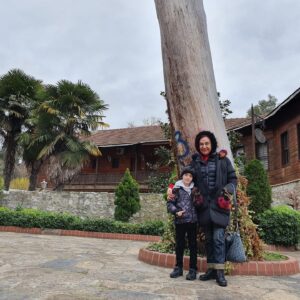 Şebnem Dilligil Instagram - dostlarla keyif #miraç ve ailesi #kurşun#eskihisar#