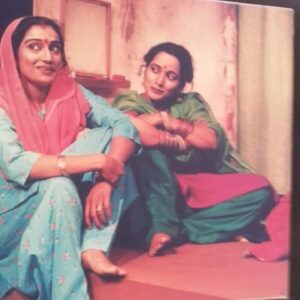Seema Pahwa Instagram - Happy theatre day @pratimakannan @shivpurihimani @shrutivyas1 @prernachawla @jayaavirlley @trishla.patel_tpot @bhavnapani13 @patiljairaj @motleyproductions @nsd_official_ @shriramcentre #great #experience #theatre #world #work #hard #love 🌺🌺🌺🌺🌺🌺🌺