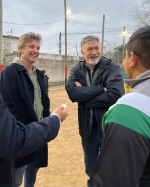 Segundo Cernadas Instagram - En Las Tunas como en tantos otros lugares de Tigre hay gente con coraje para salir adelante con esfuerzo. No quieren que nadie les regale nada. Quieren oportunidades y que trabajemos juntos. 
Vamos a terminar con los punteros que usan los planes sociales. Vamos a poner orden en Tigre y la Argentina para mejorar la vida de todos.

@eduardoregondi 
@juntostigre 
@juntasportigre 
@juvjxctigre