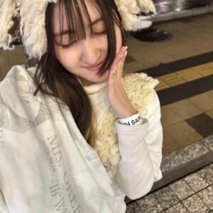 Seiran Kobayashi Instagram - ‎🤍
Mrs. GREEN APPLEさんのFCツアー
The White Lounge❕❕❕❕❕
唯一当選した札幌公演に参戦してまいりました🥹✨️
ドレスコードが白だったのでわたしも白基調です
1公演しか入れないのが悔しい〜あと3回くらい行きたい！
の気持ち…でも1公演だけでも入れたのが奇跡なので…
噛み締めてきました。面白かったです！
 #TheWhiteLounge
 #ホワイトラウンジ