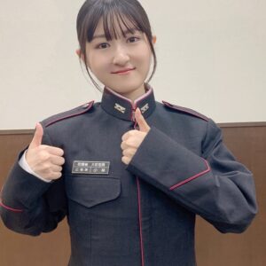 Seiran Kobayashi Instagram - お知らせ！！本日10月21日発売の
MAMOR 12月号にて
表紙を務めさせていただきました〜！！
陸上自衛隊 高等工科学校にお邪魔して
いろんな写真撮ってきましたよ〜📷
ぜひご覧下さい…！！🥺🙏🏻

 #小林星蘭