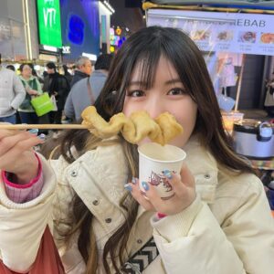 Seiran Kobayashi Instagram - 韓国旅行してきました！
自力で予定立てて海外行くの初めてだったけど
無事楽しめました
これは明洞で食べたおでん…🫶🏻
良い写真あったらまた載せますね〜

 #海外旅行  #旅行  #韓国 
 #한국여행 #여행사진