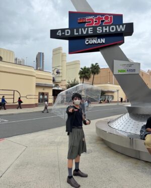 Seishirou Katou Instagram - イベント終わりは、
しっかりとユニバ満喫してきちゃいました＾＾

にしてもはしゃぎすぎね、
特にお土産片手のGlobe前。
果たしてなんのポーズが取りたかったんだろうか私は笑笑
　
　
#ハリーポッター #10周年
#ハリポタ  #harrypotter 
#wizardingworldofharrypotter
#ユニバ #usj #ユニバーサルスタジオジャパン 
@universal_studios_japan #universalstudiojapan #pr 
#加藤清史郎