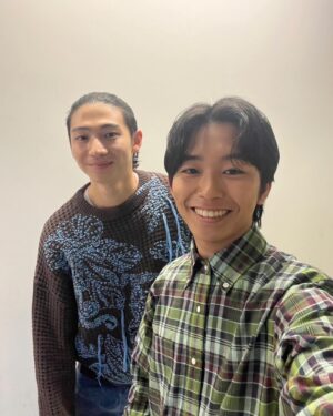 Seishirou Katou Instagram - "最高の教師の問題児集団"でも
"相楽ら"でもなく、
 
僕にとっての大切な仲間たちと集まれたので、
写真のお裾分けです＾＾ (欠席者1人)
 
 
そして数日後、偶然バッタリできた優輝との2shotも。
 
発熱で欠席したことについて
 
「疑われてるかもしれないけど、本当だからね！
待って、あの日マネージャーさんに送った体温計の写真があるはず… 
ほらぁっ！本当でしょ？？！！ 本当に行きたくてギリギリまで悩んだんだから…」
 
と写真を見せてくれる可愛い可愛い彼でした笑
 
3枚目は
#瓜生を向坂と相楽で詰めてみた です。笑 
 
 
#浅野竣哉 @asano_shunya 
#山時聡真 @soma_santoki_official 
#橘優輝 @yuki_tachibana_official 
#加藤清史郎
#ちなみにグループ名は #3Dの端くれ
#あと聡真絶対また身長伸びた