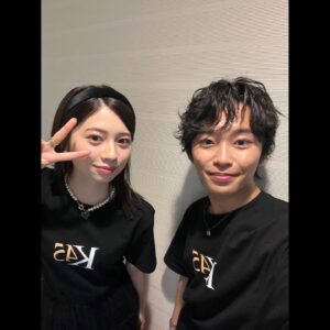 Seishirou Katou Instagram - 『KENRADIOの時間』
ありがとうございました〜！！
 
同じ事務所で共に闘う仲間だからこそ、なかなかこんな機会ないだろうなぁと思ったので、

記念に、ちょっと頑張って、
写真たち撮ってきました〜
　
　
1枚目 まずはプチ集合写真から
@asahi_ito_official @noritaka_hamao 
　
　
2枚目 竜星くん&いっくん
竜星くん @ryo_ryusei は約12年ぶりでしたー
そしていっくん @ikusaburo_yamazaki もなんだかんだで久しぶりで、今回、MC一緒に担当させていただけたり、最後は横に並んで歌えて嬉しかった…
　
　
3枚目 宏々路ちゃん&来泉ちゃん @kurumi_inagaki 
　　
　
4枚目 蒼汰くん @fukushi_sota_official 
渉くんとカイくんですね、えもえもですね。
　　
　
5〜7枚目 ひよりちゃん @hiyori_sakurada_official 
うん、3コマ漫画みたい笑笑
　
　
8枚目 愛ちゃん @ai_yoshikawa_official 
このお方はなんと15年ぶりです笑笑
 

9枚目 花恋ちゃん @karen_otomo 
ブレちゃってるけど僕はこの写真好き笑

　
ラスト 芽育ちゃん @mei_hata_official 
垢抜けた、
相楽琉偉と伴ひかり #最高の教師 #最高の生徒 
ってことにしましょっか＾＾
　
　
#福士蒼汰 #山崎育三郎 #伊藤あさひ #古川雄大 #濱尾ノリタカ
#大友花恋 #桜田ひより #吉川愛 #畑芽育 #明日海りお #平澤宏々路 #稲垣来泉
#kenradioの時間 #研音 #45周年 
@lufon_official #加藤清史郎