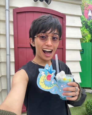Seishirou Katou Instagram - イベント終わりは、
しっかりとユニバ満喫してきちゃいました＾＾

にしてもはしゃぎすぎね、
特にお土産片手のGlobe前。
果たしてなんのポーズが取りたかったんだろうか私は笑笑
　
　
#ハリーポッター #10周年
#ハリポタ  #harrypotter 
#wizardingworldofharrypotter
#ユニバ #usj #ユニバーサルスタジオジャパン 
@universal_studios_japan #universalstudiojapan #pr 
#加藤清史郎