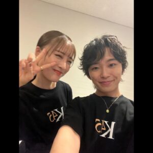 Seishirou Katou Instagram - 『KENRADIOの時間』
ありがとうございました〜！！
 
同じ事務所で共に闘う仲間だからこそ、なかなかこんな機会ないだろうなぁと思ったので、

記念に、ちょっと頑張って、
写真たち撮ってきました〜
　
　
1枚目 まずはプチ集合写真から
@asahi_ito_official @noritaka_hamao 
　
　
2枚目 竜星くん&いっくん
竜星くん @ryo_ryusei は約12年ぶりでしたー
そしていっくん @ikusaburo_yamazaki もなんだかんだで久しぶりで、今回、MC一緒に担当させていただけたり、最後は横に並んで歌えて嬉しかった…
　
　
3枚目 宏々路ちゃん&来泉ちゃん @kurumi_inagaki 
　　
　
4枚目 蒼汰くん @fukushi_sota_official 
渉くんとカイくんですね、えもえもですね。
　　
　
5〜7枚目 ひよりちゃん @hiyori_sakurada_official 
うん、3コマ漫画みたい笑笑
　
　
8枚目 愛ちゃん @ai_yoshikawa_official 
このお方はなんと15年ぶりです笑笑
 

9枚目 花恋ちゃん @karen_otomo 
ブレちゃってるけど僕はこの写真好き笑

　
ラスト 芽育ちゃん @mei_hata_official 
垢抜けた、
相楽琉偉と伴ひかり #最高の教師 #最高の生徒 
ってことにしましょっか＾＾
　
　
#福士蒼汰 #山崎育三郎 #伊藤あさひ #古川雄大 #濱尾ノリタカ
#大友花恋 #桜田ひより #吉川愛 #畑芽育 #明日海りお #平澤宏々路 #稲垣来泉
#kenradioの時間 #研音 #45周年 
@lufon_official #加藤清史郎