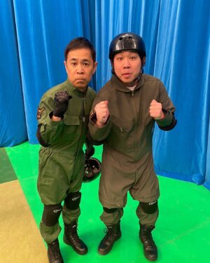 Seiya Instagram - 今年もおもしろい人たちと元旦迎えれて嬉しい！
5年経ってやっと岡村さんに撮ってくださいって言えたー！！