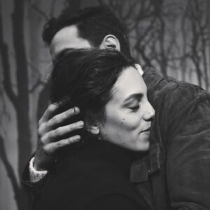 Selahattin Paşalı Instagram - “Siz yolunuzu bulmuşsunuz, nereye gittiğinizi biliyorsunuz. Ben ise kime, neye gerekli olduğumu bilmeden hülyaların, görüntülerin kargaşında sürükleniyorum. Bir hayalim yok. Hayattaki görevimin ve amacımın ne olduğunu da bilmiyorum.”

Martı I ZorluPsm Youtube

📷: @karademirburcu