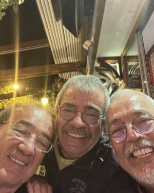 Selçuk Yöntem Instagram - Kardeşim Levent yöntem de aniden geldi ve bizi mutlu etti,,