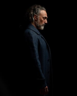 Selim Bayraktar Instagram - gerçekçi olmasını isterken, gerçekliğin de, kurgusal olmasını istiyorsun…