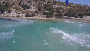 Selim Bayraktar Instagram - where we used to live... #fromsummer  #pırlantakitesurfbeach #kitesurf 🎵leyya,superego cam:@havalandir created by #cemtargay @havalandir 🤙