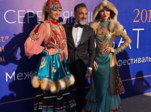 Selim Bayraktar Instagram - Biz’de gül,siz’de göl,biz’de göl,siz’de kül,biz’de un,siz’de on,biz’de on,siz’de un...iki ağacın kökü gibi ikisi de toprağın altında, ikisi de bir.Мы как корни двух деревьев под землёй, но оба в одном месте.. İncredible night at #silverakbuzat #ufa #başkurtistan