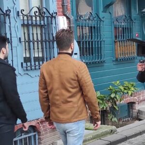 Selim Gülgören Instagram - Aralık Ayında Çıkardığımız “Aşk Bizden Yana” Şarkımızın Klip Arkası Görüntüleri
Yapım: @selimgulgorenmuzik 
Yönetmen: @selimgulgorenresmi 

Sanatçılar: Selim Gülgören @mehmetcanofficial_

Yeni projelerde görüşmek dileğiyle 🥰
#selimgulgoren

Çalışmalarımızı @selimgulgorenmuzik adresinden takip edebilirsiniz