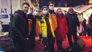 Selim Gülgören Instagram - Bu hafta sonu,müthiş bir doğasıyla eşsiz “Rize Ayder Yaylası, Kardan Adam Festivalinde Sahnedeydim ”Öncelikle Ayder Dernek Başkanımıza, Valimize , Belediye Başkanımıza O yörede çalışan ve emek veren ismini bilmediğim her emekçimize ,bu güzel organizasyonu yöneten @matiloglu53 ‘na tüm Rize Ayder ve Rize Halkına, bizi bir an olsun yanlız bırakmayan Jandarma Personelimize,Aynı sahneyi paylaştığım tüm müzisyen arkadaşlarıma,harika yemekleriyle bizi mest aden @ayderteperestaurant ve tüm sağlık personeli ekibimize ve ve ve Dünyalar tatlısı “Aşık” olduğum Tüm Karadeniz Halkına Sonsuz Teşekkürlerimi Sunuyorum İyi Ki Varsınız❤️❤️Tekrar Görüşmek Dileğiyle… @selimgulgorenmuzik