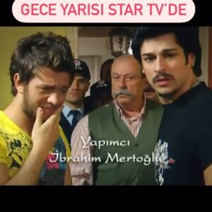 Selim Gülgören Instagram - Baba ocağı dizisini ve nostaljiyi özleyenler gece yarısı Star tv ekranlarında olacak🎥 
.
Yeni şarkılarımı“selimgülgören” youtube kanalından takip edebilirsiniz❤️ “Abone” olmayı unutmayın dostlar🌺
.
.
#selimgülgören #müsizyen #oyuncu #şarkıcı #babaocağı #2008 #2009 #yılları #tvdizisi #startv #instagram #instareels