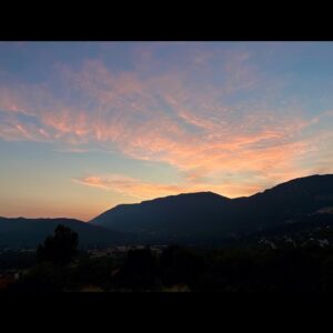 Selin Kahraman Instagram - Buraya bolca gökyüzü, sonsuzluk ve mutluluk bırakıyorum! 😍🌄🌙🧡