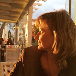 Selin Kahraman Instagram - “Özlem budur işte:
Bomboş bir varlık ve dopdolu bir yokluk.”
Tam bir yıl oldu. Çok özledim...
01.06.2020