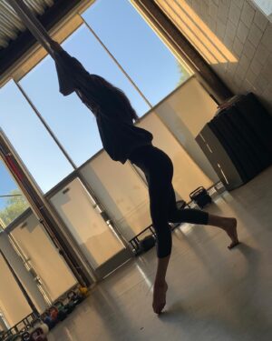 Selkie Hom Instagram - Big sweatshirts and aerial silhouettes. Gonna get back to posting some aerial this week... So here’s a “let’s begin” moment 🖤 photo by @markwildman