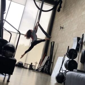 Selkie Hom Instagram - Last week- playing with new ideas and figuring out how I move through them.  Always love my playtime at #wildmanathletica (not to mention @markwildman ‘s randomly chosen song and camera work!) Kill your weeks y’all! (And send warm hugs as I will start my week sick on the couch- desperate to move but made to rest)