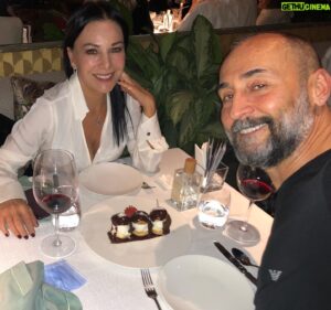Semih Saygıner Instagram - Bir gün geç de olsa canımla beraber doğum günümü kutladık… 😍😍
One day delay but we could manage to celebrate together with my love…😍😍
@senay_gurler