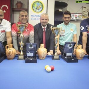 Semih Saygıner Instagram - TURNUVALARI ÖZLEMİŞİZ… 😎
WE MİSS TO PLAY TOURNAMENTS… 😎
@predatorcues @predatorcarom @ds_billiards