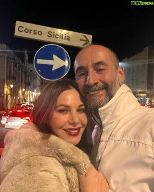 Semih Saygıner Instagram - Hayatım, aşkım bugün doğmuş, ne şanslıyım… ❤️❤️💕💕🎂

My life, my love was born today, lucky me… ❤️❤️💕💕🎂
