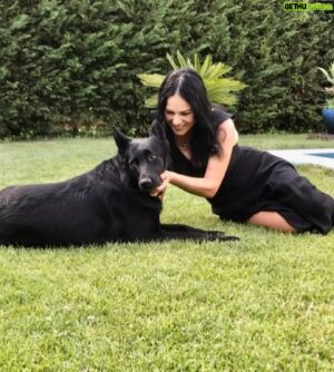 Semih Saygıner Instagram - Bugün aşkım, canım sevgilim @senay_gurler doğmuş, iyi ki hayatlarımız buluşmuş… 😍💕❤️❤️