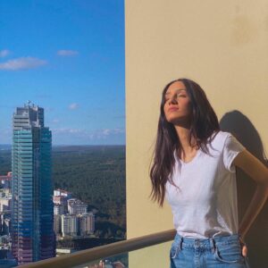 Semiha Bezek Instagram - Güneş yerinde