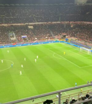 Semra Hunter Instagram - 🏟️Another top notch night of @championsleague footie. @acmilan v @psg was every bit as entertaining a game as you’d expect.

🔥Plus the atmosphere at the San Siro was one of the best I’ve experienced. So grateful to have been there.

💸They just couldn’t let Dollarumma get away with it though!
.
.
.
#Milan #UCL #SanSiro #Donnarumma #Football #Pitchside #Italy #Matchday #Magic