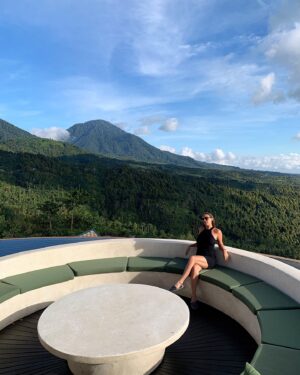 Semra Hunter Instagram - 🇮🇩Bali, part 1: Welcome to Paradise
.
.
.
#Bali #Indonesia #Baligram #Volcanoes #Travel #Paradise #Munduk #TakeMeBack #TravelGram #ElevateYourself #LittleBlackDress #IslandLife #BaliGasm