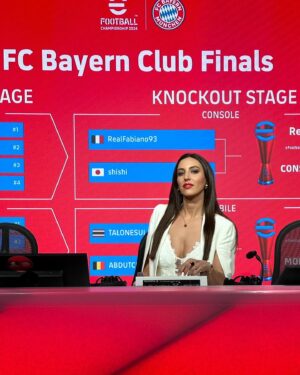 Semra Hunter Instagram - 😏Boss mode.
.
.
.
#eFootball #Presenter #AllWhite #Football #Gaming #BayernMunich #Germany #Munich #Konami #Championship #Competition #BossLady #Host #MindsetMonday