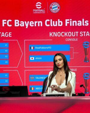 Semra Hunter Instagram - 😏Boss mode.
.
.
.
#eFootball #Presenter #AllWhite #Football #Gaming #BayernMunich #Germany #Munich #Konami #Championship #Competition #BossLady #Host #MindsetMonday